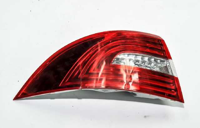 Skoda Süper B 2010-2015 Çıkma Yedek Stop Lanbası